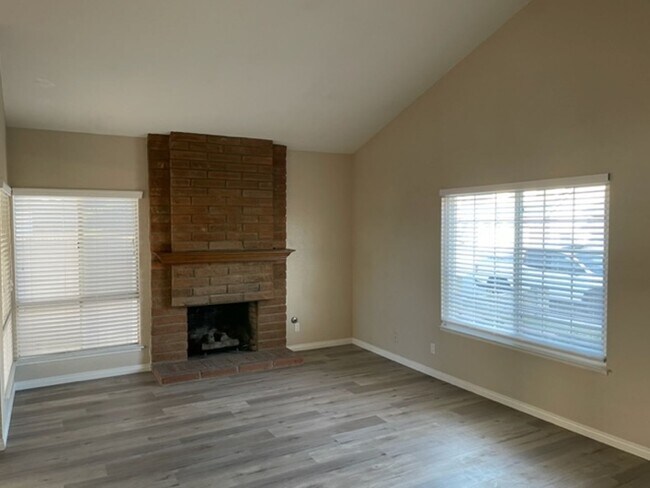 Building Photo - DON'T MISS OUT! HOME AVAILABLE BEGINNING OF MAY