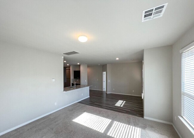 Building Photo - Luxurious Home in Falling Springs!