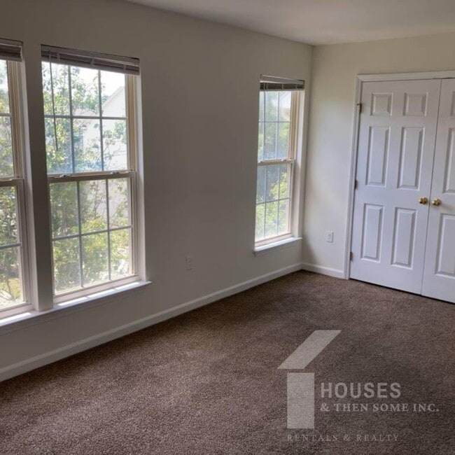 Building Photo - 304 Canewood Pl