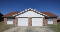 Building Photo - 302 Sorrell Dr