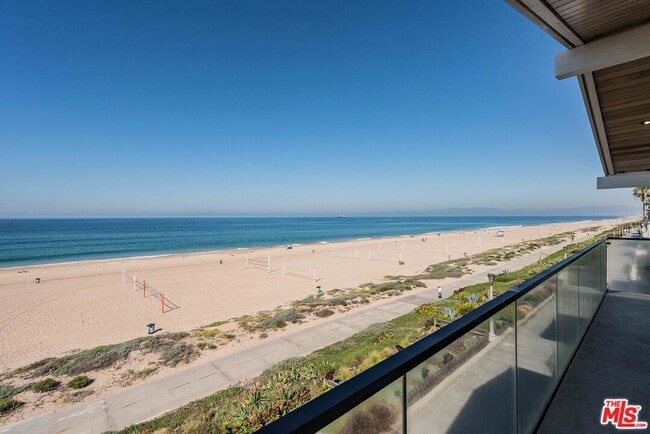 Building Photo - 2308 The Strand