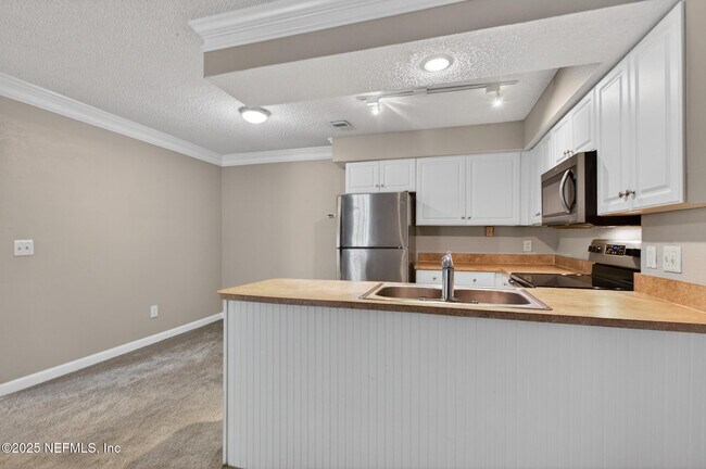 Building Photo - 100 Fairway Park Blvd