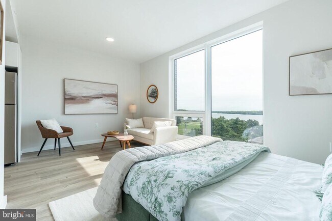 Building Photo - 1130 N Delaware Ave