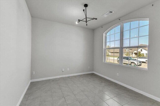 Building Photo - 19321 Hartwell Dr