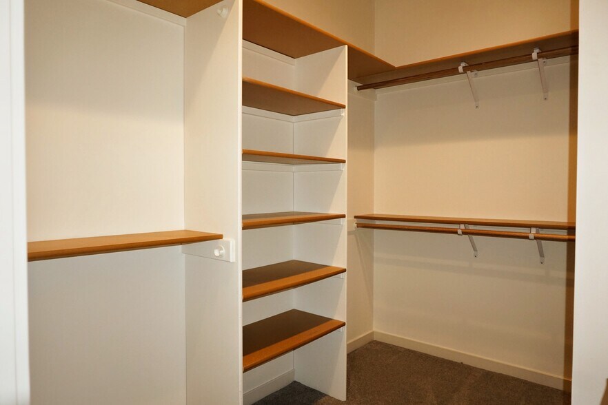 Building Photo - 8107 Kallum Dr