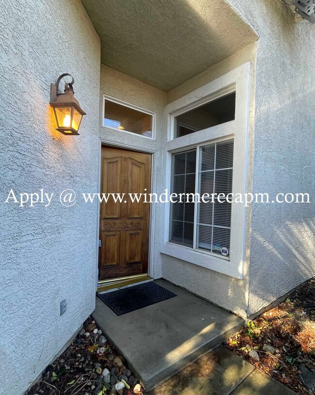 Building Photo - Spacious and Airy Rocklin Home!