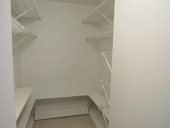 Building Photo - 703 Sunny Pine Way