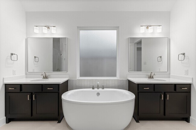 Building Photo - 26915 Longwood Ledge Ln