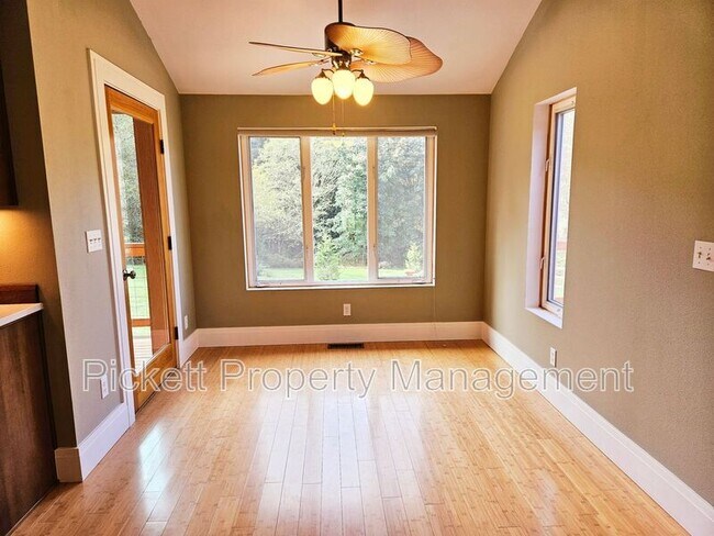 Building Photo - 27201 WA-3