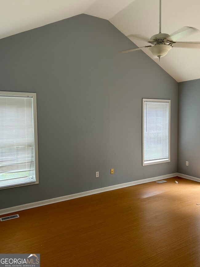 Building Photo - 355 Tall Tree Rd