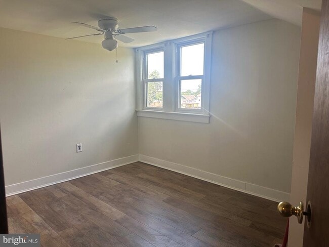 Building Photo - 316 Delsea Dr