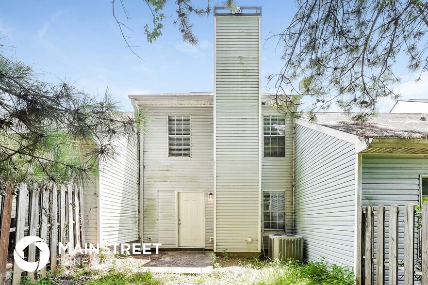 Building Photo - 5963 Sherwood Trace