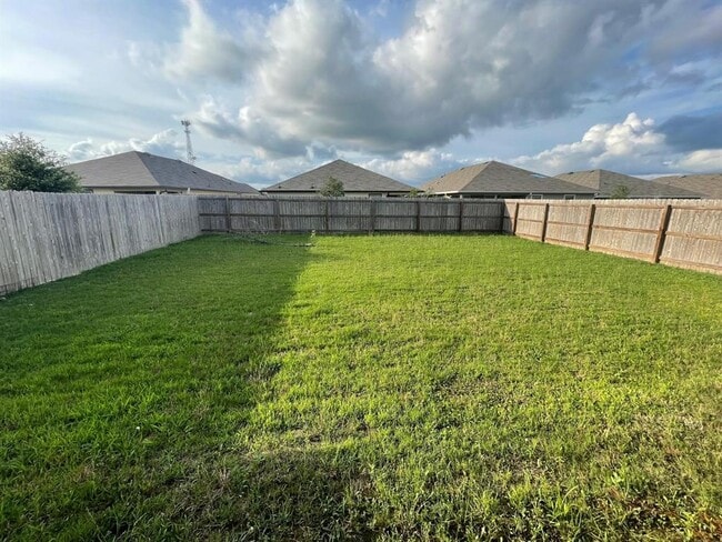 Building Photo - 211 Pecos Dr