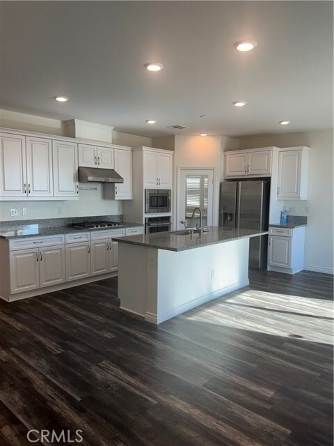 Building Photo - 2388 Yasamin Pl