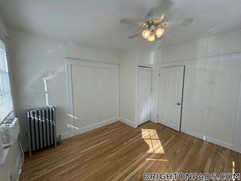 Building Photo - 44 Fairbanks St