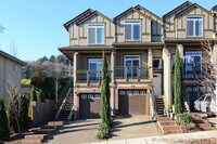Building Photo - Beautiful Townhome! Flawless Location!