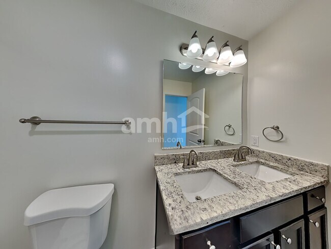 Building Photo - 222 Rambling Rd