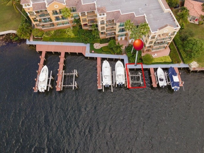 Building Photo - 1228 Hillsboro Mile