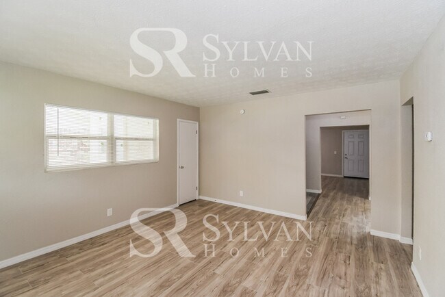 Building Photo - One-level living at its best