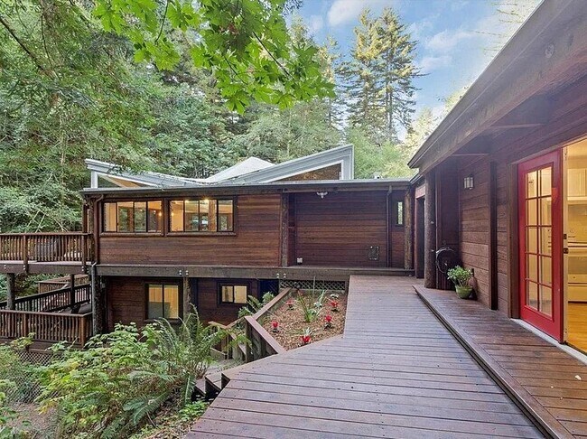 Building Photo - 2727 Smith Grade Rd