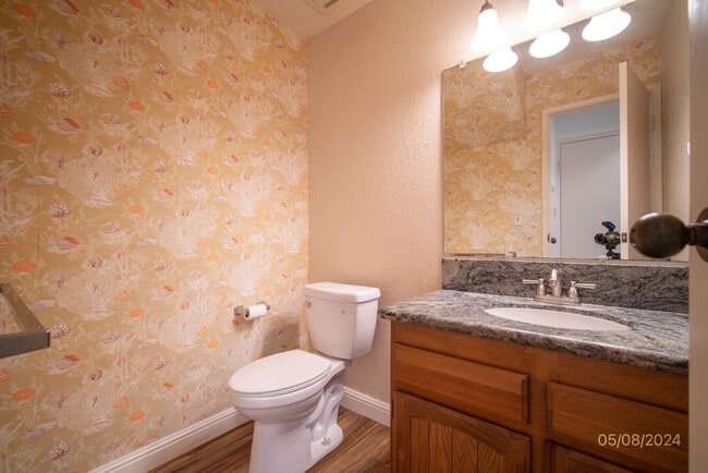 Building Photo - Available now! 2 bedroom, 1.5 Bath Townhouse at Wailuna