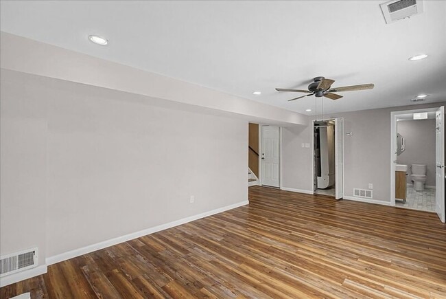 Building Photo - 5 Knollwood Dr