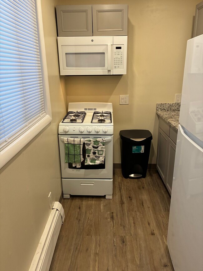 Building Photo - 3000 7th St NE