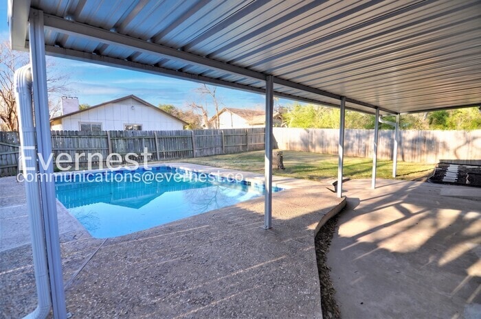 Building Photo - 9864 Childress Dr