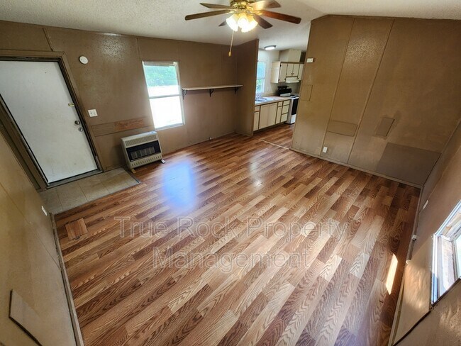 Building Photo - 309 1/2 S Carey (Asher)