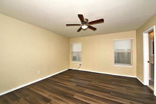 Building Photo - ONE STORY  |  GREAT LOCATION  |  NEAR 1605...