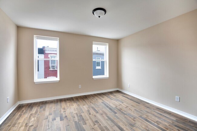 Building Photo - ???Newly Updated, MODERN 2 Bedroom in booming Brewerytown