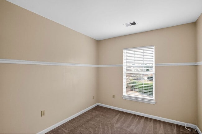 Building Photo - 9880 Moffit Pl