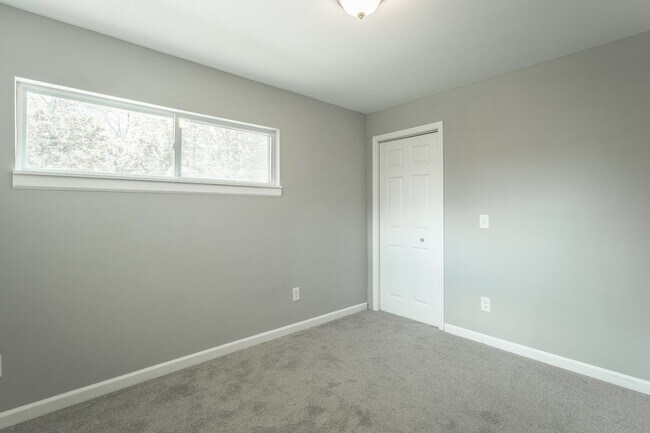 Building Photo - 3204 Harrison Pike