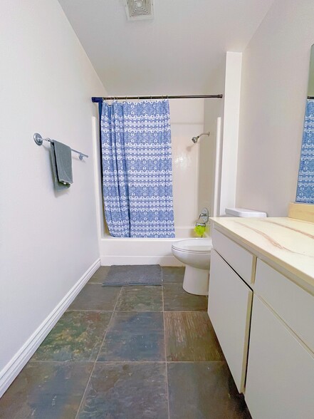 Private bathroom for rent - 18526 Mayall St