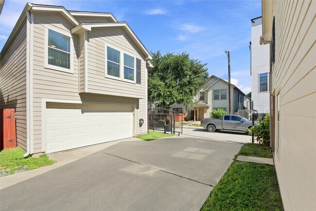 Building Photo - 1421 Ruthven St