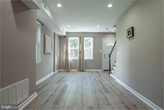 Building Photo - 701 St Dunstans Rd