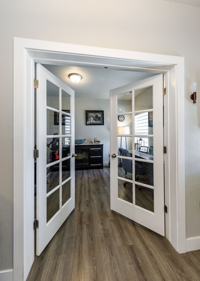 Building Photo - Luxury Ranch-Style Home for Rent | Wolf Ranch | D20 Schools | Pikes Peak Views