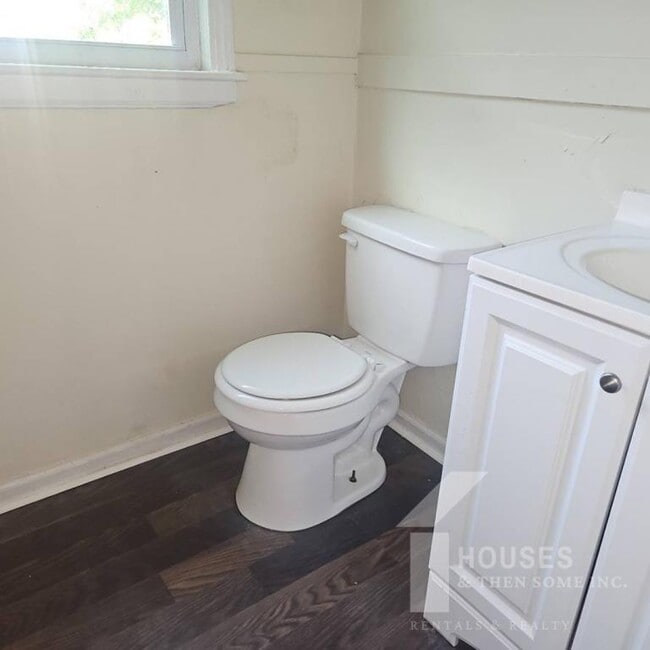 Building Photo - 44 Bagwell Cir