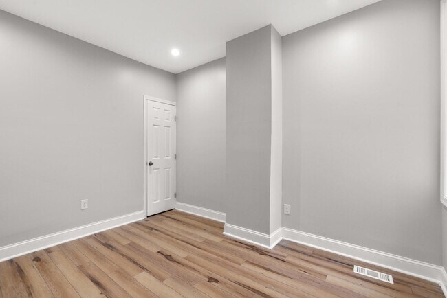 Building Photo - 226 N Collington Ave