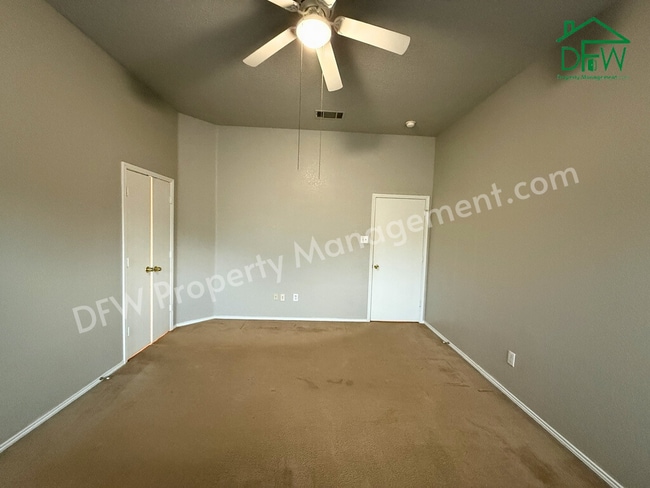 Building Photo - Spacious 3-Bedroom Corner Lot Home with Large Backyard in Arlington, TX