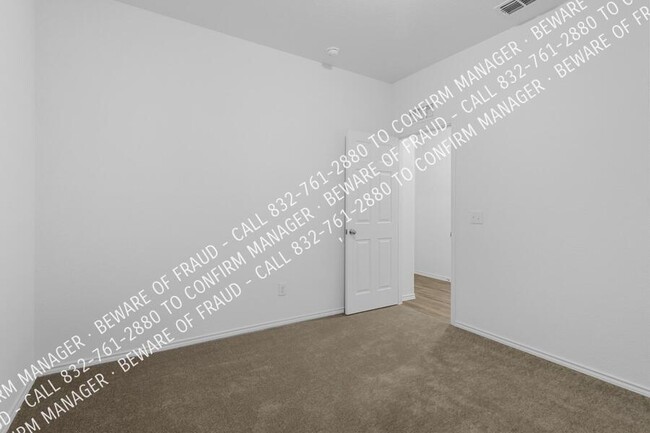 Building Photo - 1008 Marigold St
