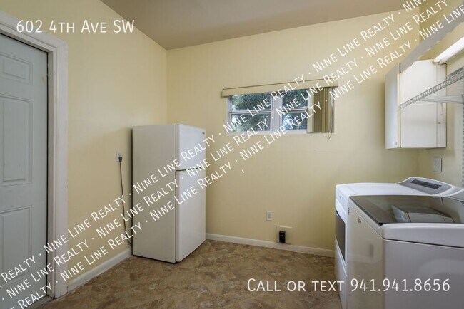 Building Photo - 602 4th Ave SW