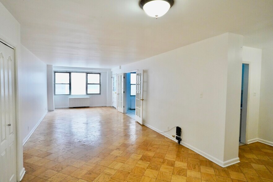 Building Photo - 225 Saint Pauls Ave