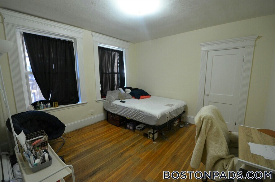 Building Photo - 133 Peterborough St