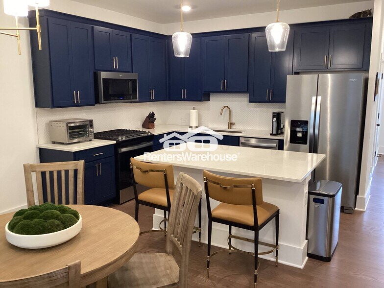 Building Photo - 1633 Aeslin Dr NW