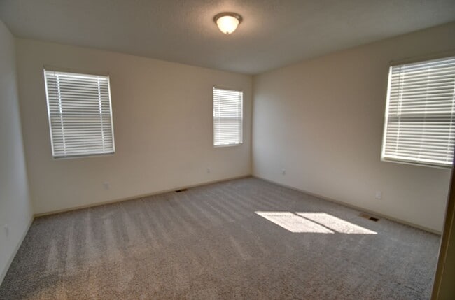 Building Photo - AMAZING SANTA FE LIVING