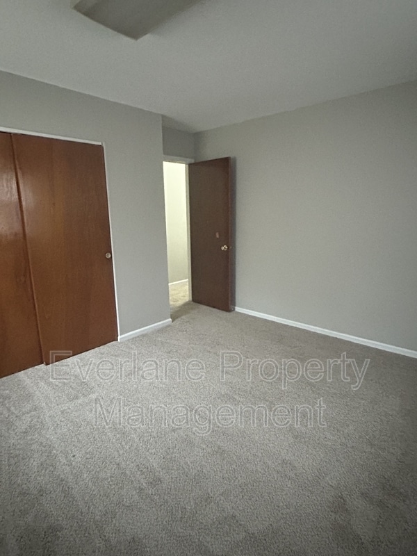 Building Photo - 10243 Bayton Ct