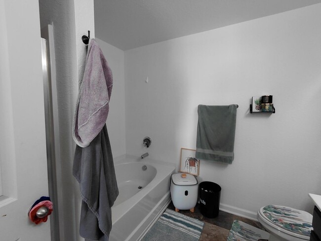Building Photo - 836 Chariot Way