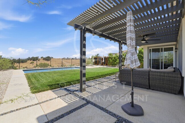 Building Photo - 2532 Eastridge Dr