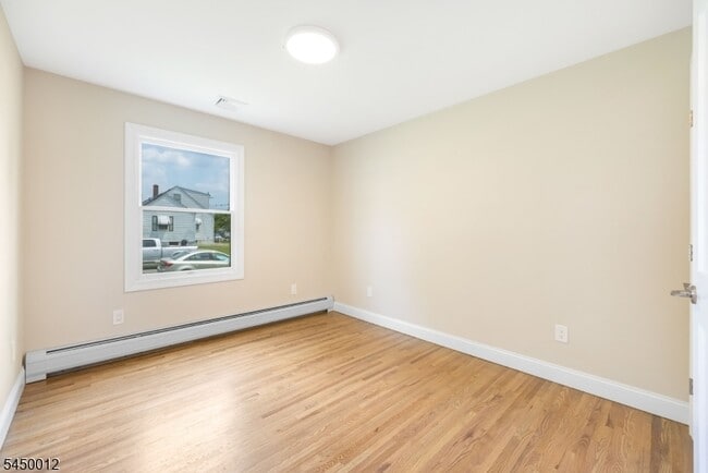 Building Photo - 137 Stefanic Ave
